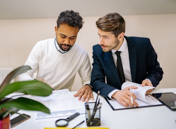 Responsable de communication à l'international. Maîtrise de l'anglais. à Arles