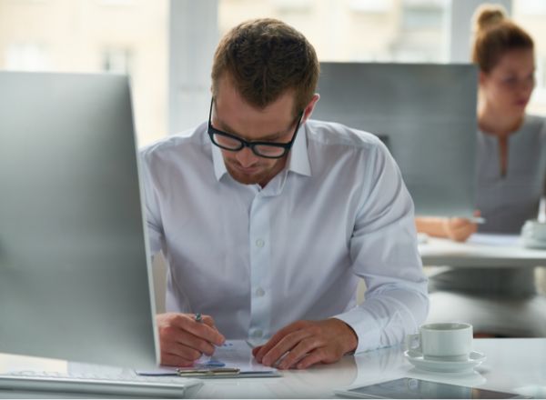 La formation d'anglais permet au responsable de communication de monter en niveau. à Arles